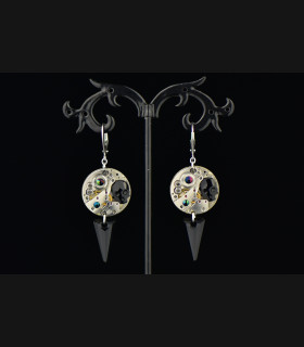 Boucles d'oreilles "Spiky skull Blacky "