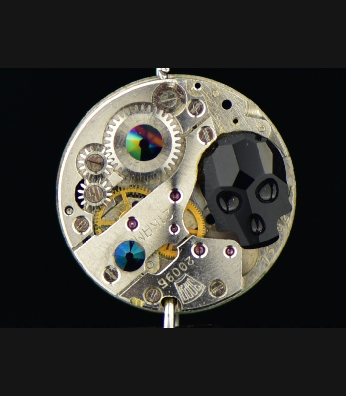 Boucles d'oreilles "Spiky skull Blacky "