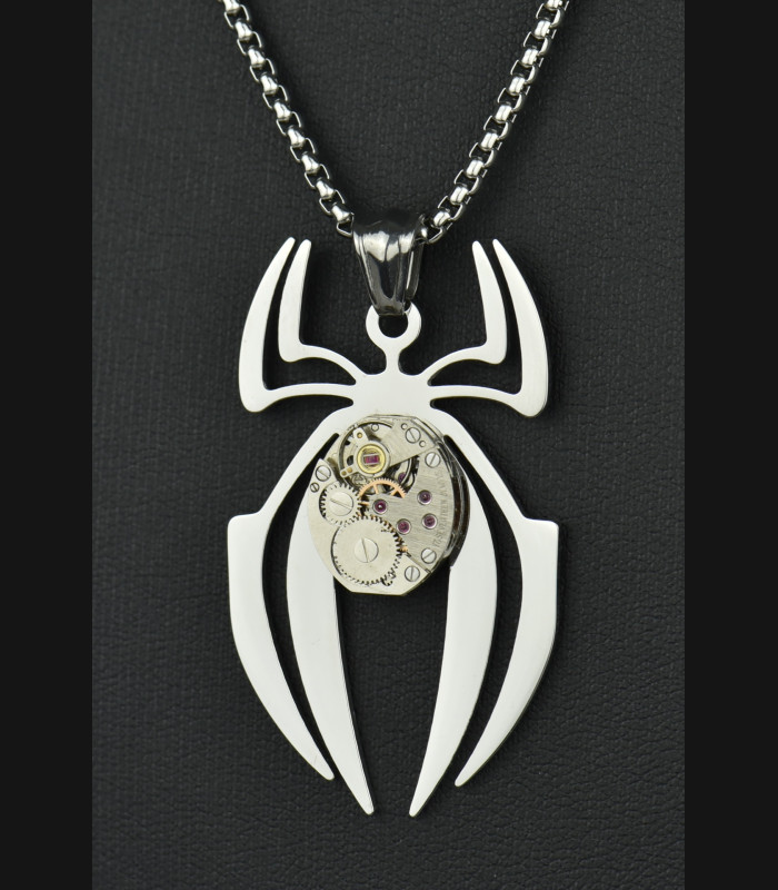 Collier White  Widow