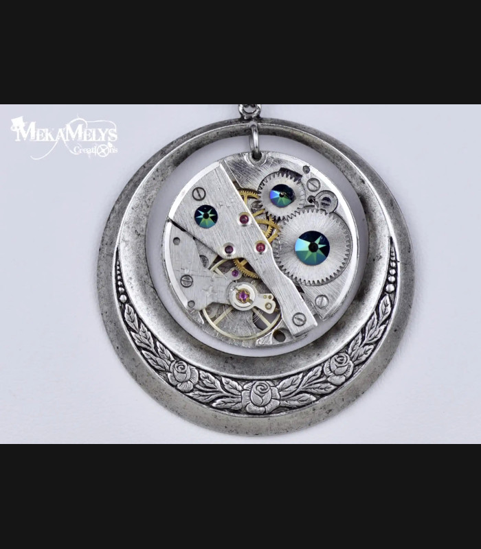 Élégant Collier Perles et Mécanisme de Montre - Style Steampunk