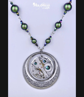 Élégant Collier Perles et Mécanisme de Montre - Style Steampunk