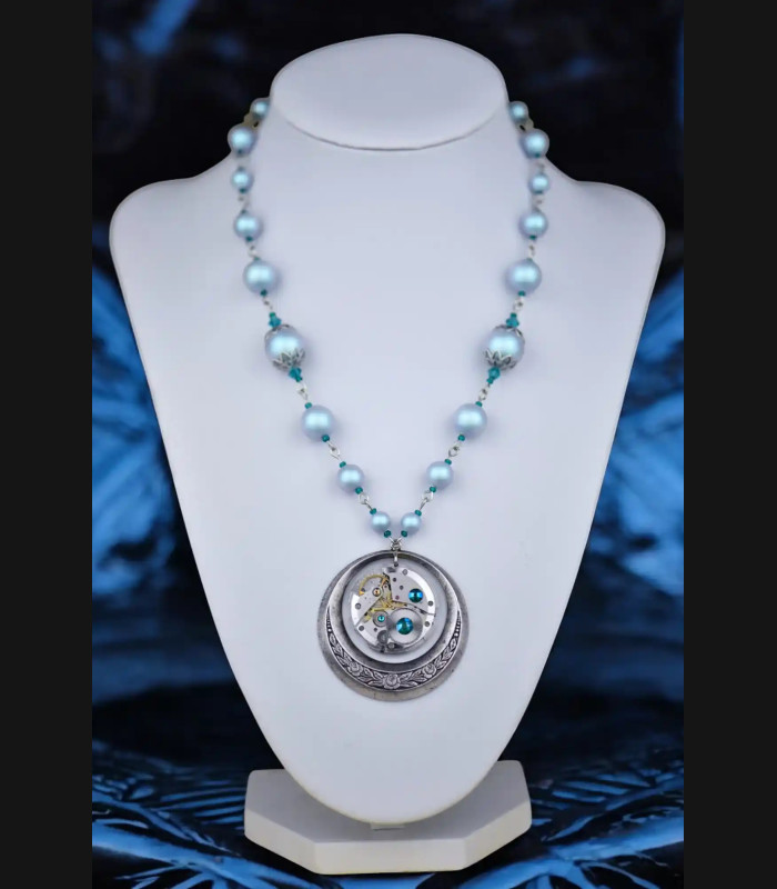 Élégant Collier Perles et Mécanisme de Montre - Style Steampunk
