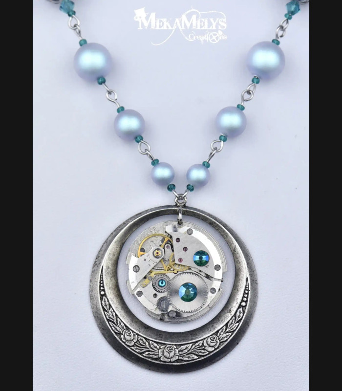 Élégant Collier Perles et Mécanisme de Montre - Style Steampunk