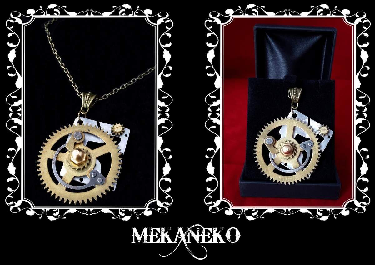 Bijoux steampunk, collier mécanisme de montre et engrenage