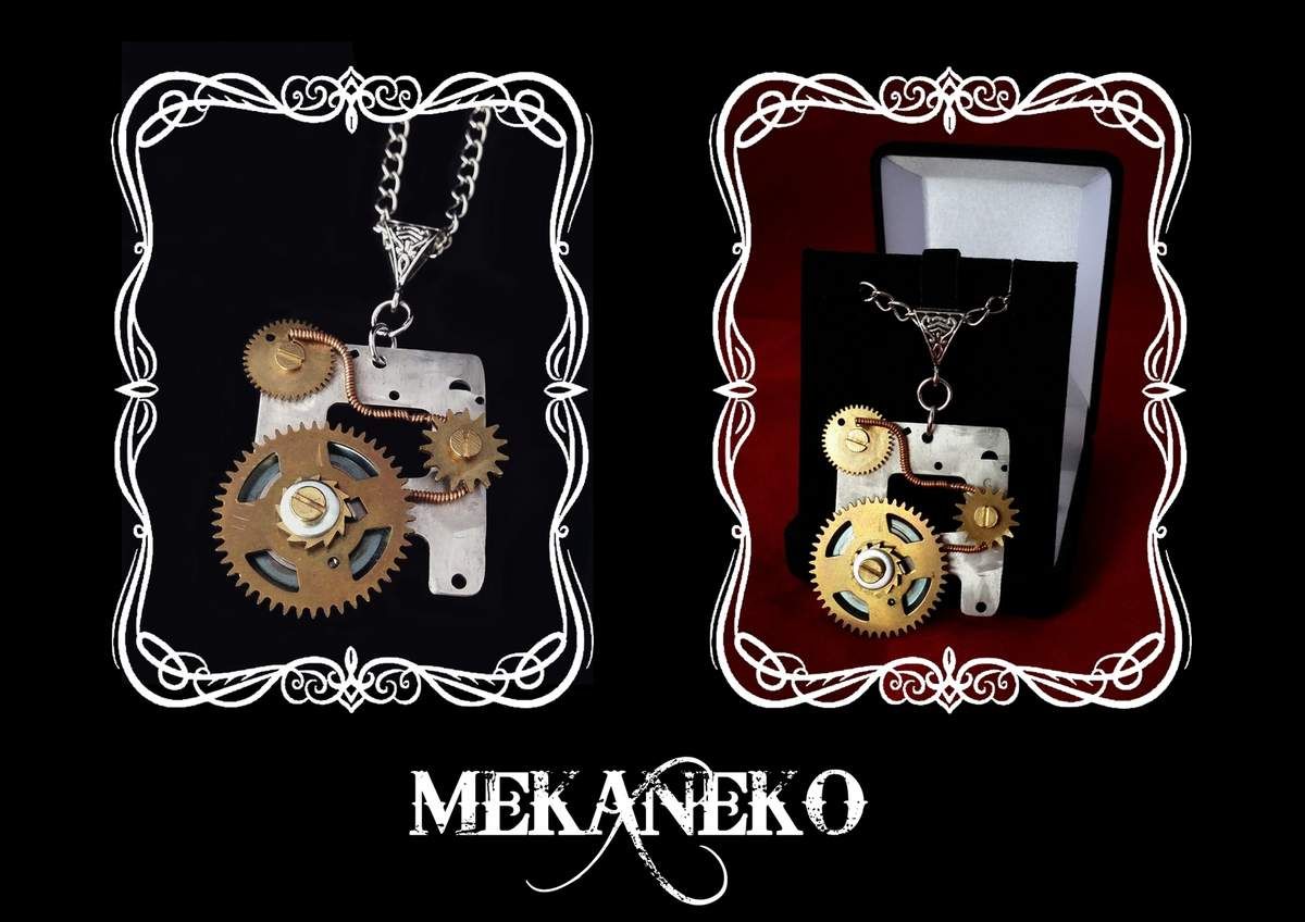 Bijoux steampunk, collier mécanisme de montre et engrenage